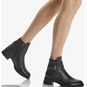 Gentle Souls by Kenneth Cole Boots
